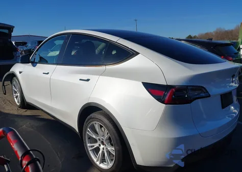 2020 Tesla Model Y Long Range Dual Motor All-Wheel Drive z USA, uszkodzony, nr VIN 5YJYGDEEXLF026315